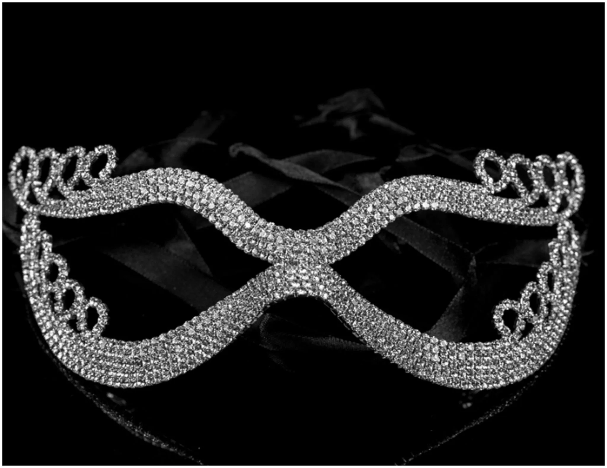 Kinza Crystal Loops Silver Masquerade Mask | Silver | Crystal