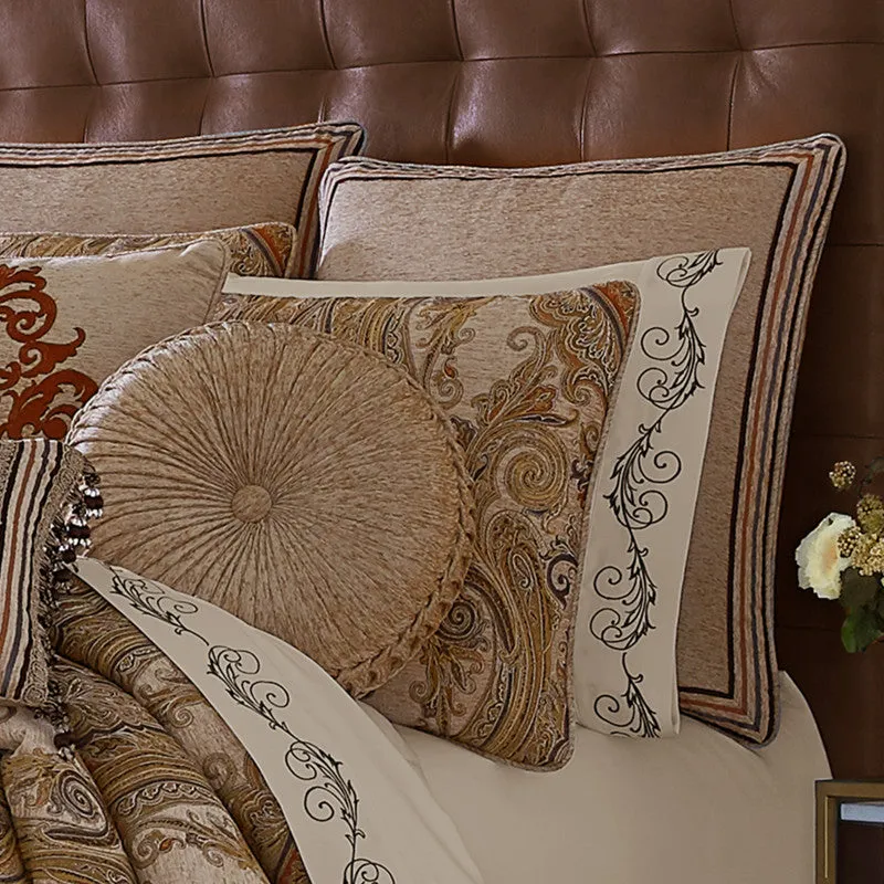 Luciana Comforter Set