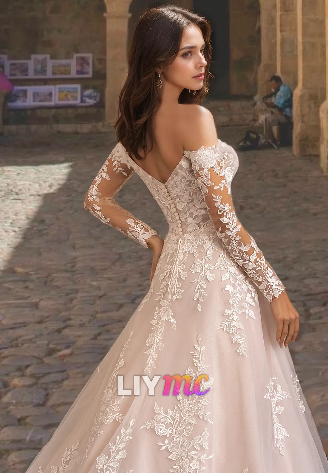 V-Neck Long Sleeves Appliques Tulle A-Line Ball Gown Wedding Dress